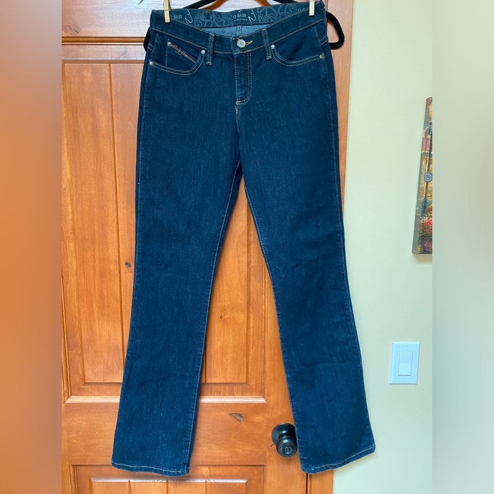 WRQ20DD Wrangler jeans. size 5/6 dark rinse denim. Very gently used, no flaws.